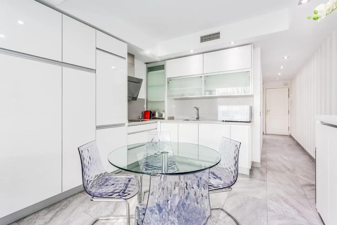 By Riva - Fantastic 1Bed Apt In Medina Garden Of Puerto Banus 마르베야 아파트